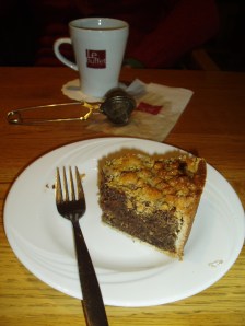 Poppy seed cake and tea in Karstadt, Cologne