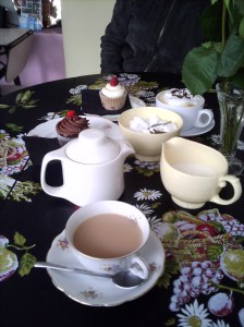 Tea, coffee and cupcakes at Sweet Tooth Cupcakery